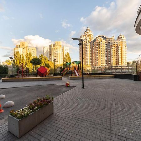 New Building Near Arena City Lesi Ukrainky 7A Kiev Exterior foto