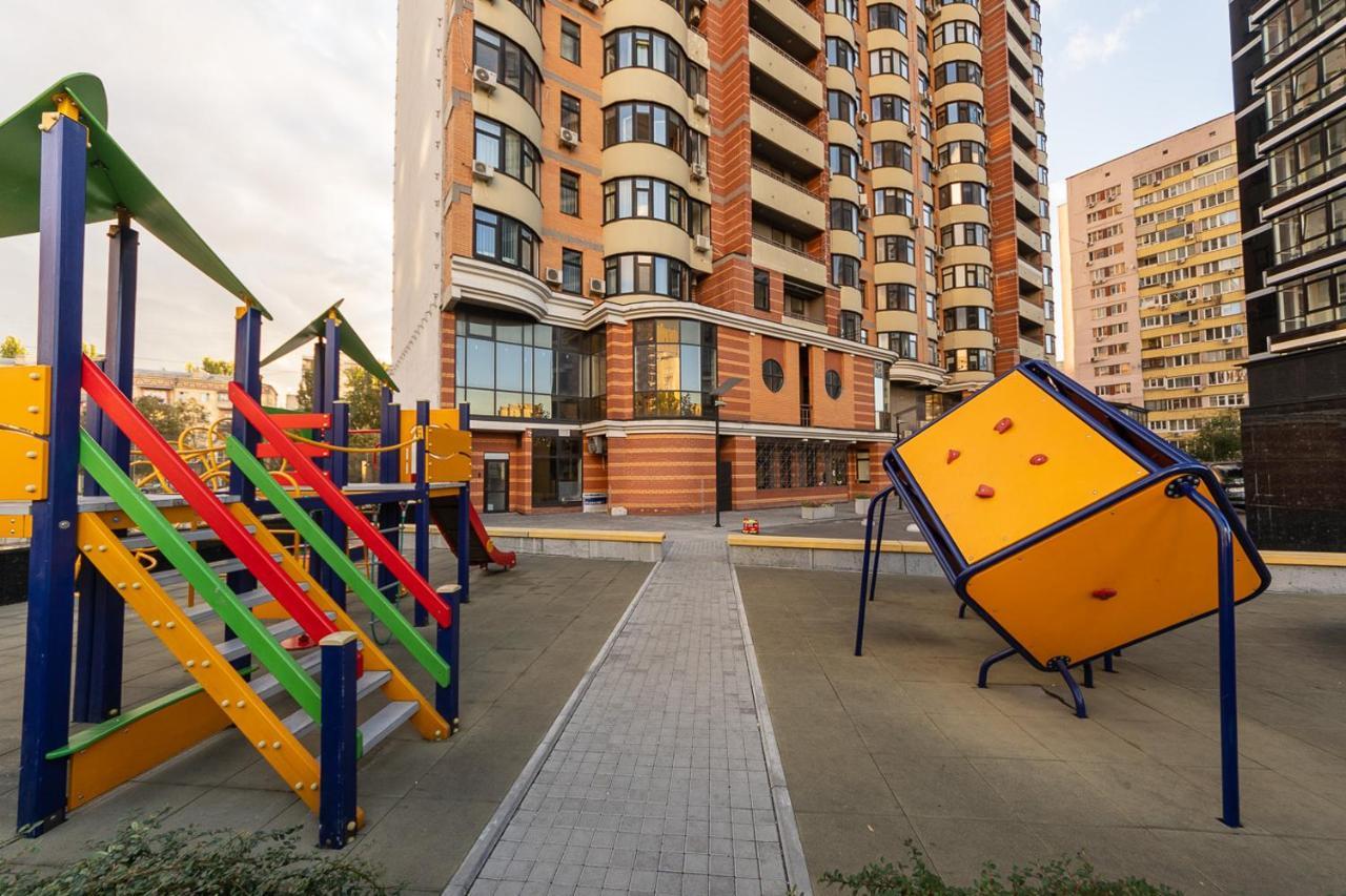New Building Near Arena City Lesi Ukrainky 7A Kiev Exterior foto